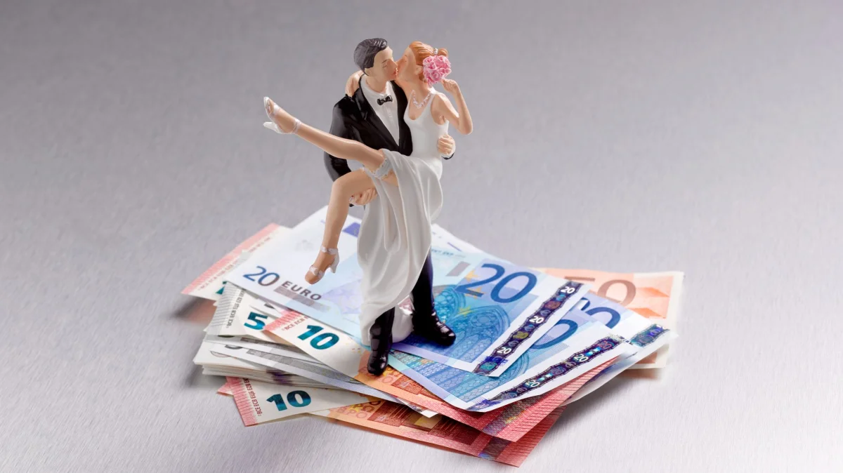 Las finanzas: el nuevo reto para parejas que planean casarse en España