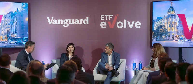 Las gestoras españolas apuestan por ETF: BBVA, CaixaBank y Santander redefinen estrategias