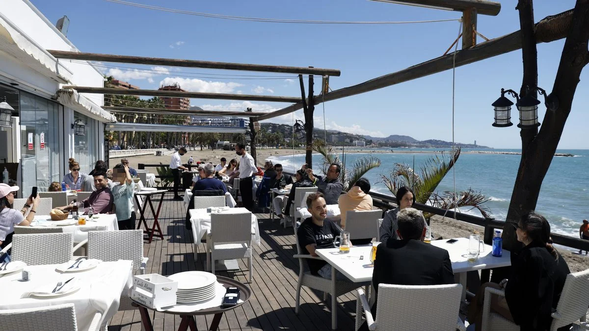 Las horas extra en verano se convierten en la norma: un reto para los trabajadores