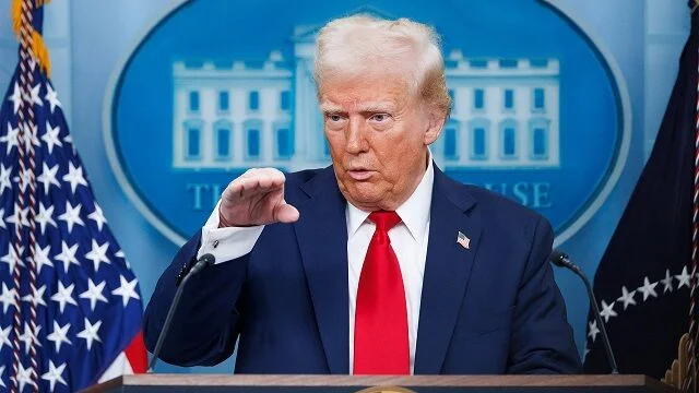 Las pérdidas en Wall Street afectan la confianza de los inversores ante la incertidumbre política