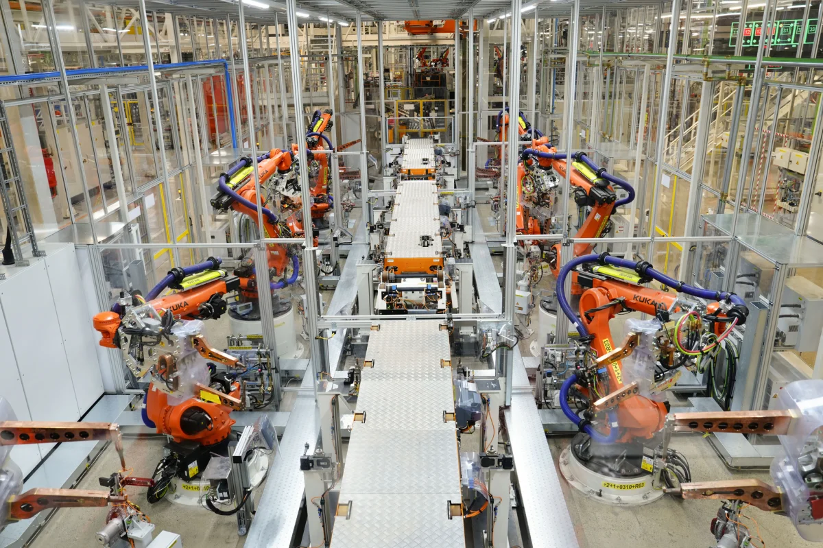Las plantas de Seat y Ford podrían diversificarse en producción militar esta semana