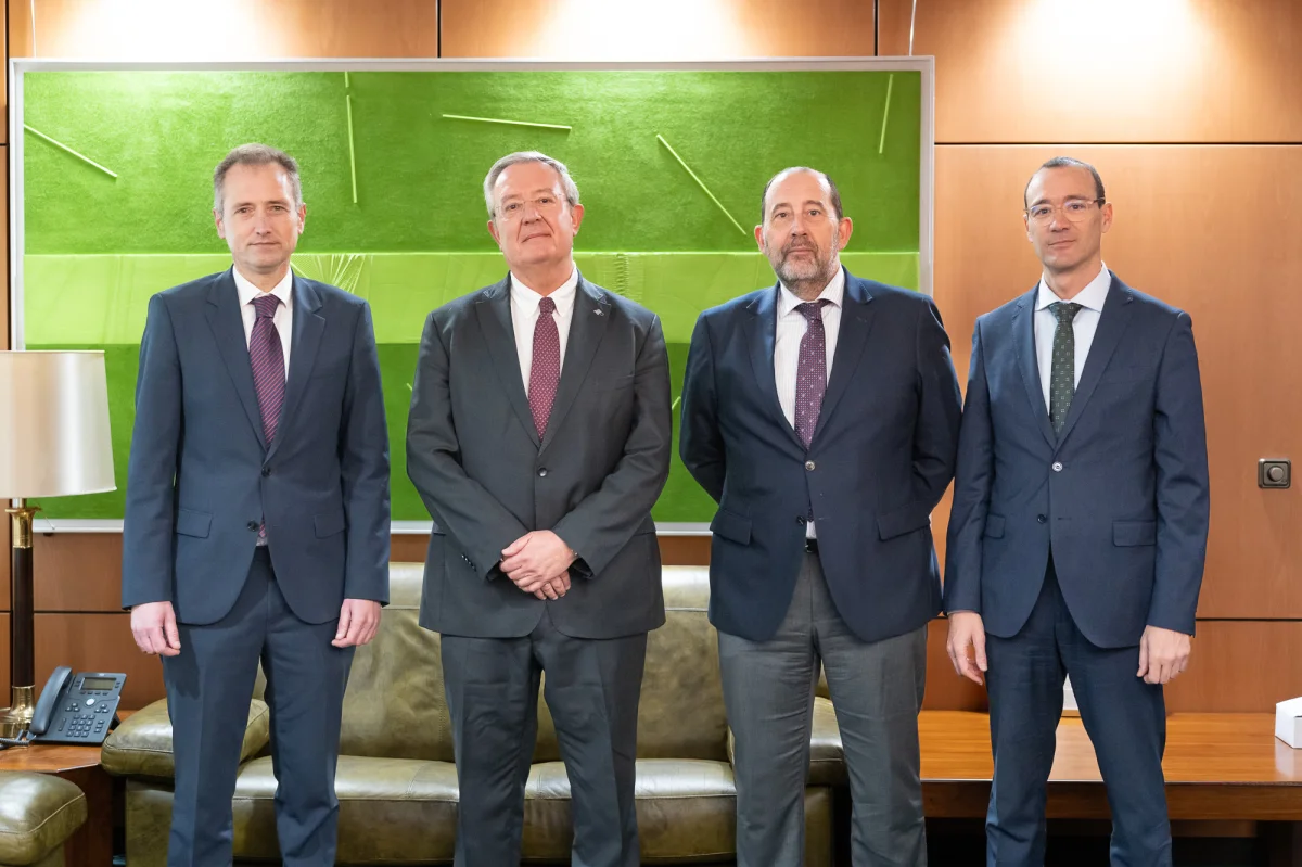 Las pymes asturianas se benefician de mejores condiciones financieras tras renovación de alianza entre Asturgar y Caja Rural.