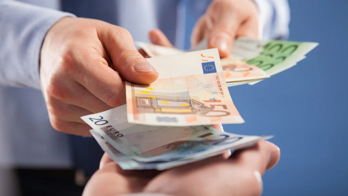 Los ahorradores se benefician: un banco supera el 3 % en depósitos por primera vez
