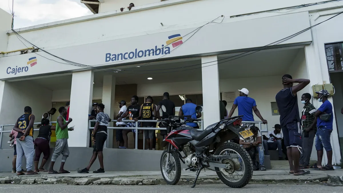 Los bancos colombianos ajustan sus horarios para atender a millones el 24 de diciembre