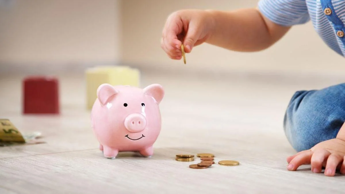 Los bancos ofrecen hasta un 2% de interés en cuentas infantiles, ¿beneficio real para los padres?
