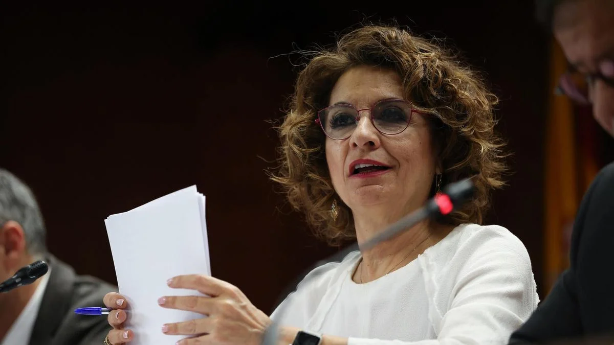 Los cambios en el control de transferencias familiares afectarán a miles de contribuyentes en España