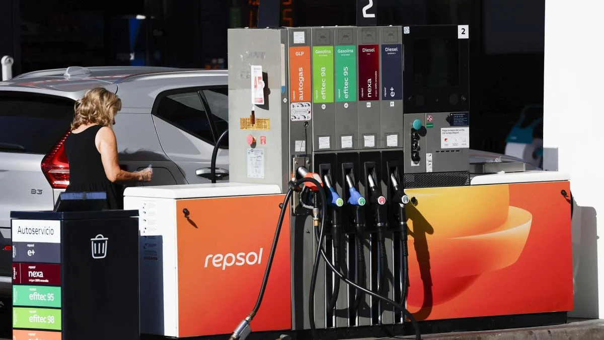 Los conductores afrontan un aumento del 30% en el precio de la gasolina desde junio