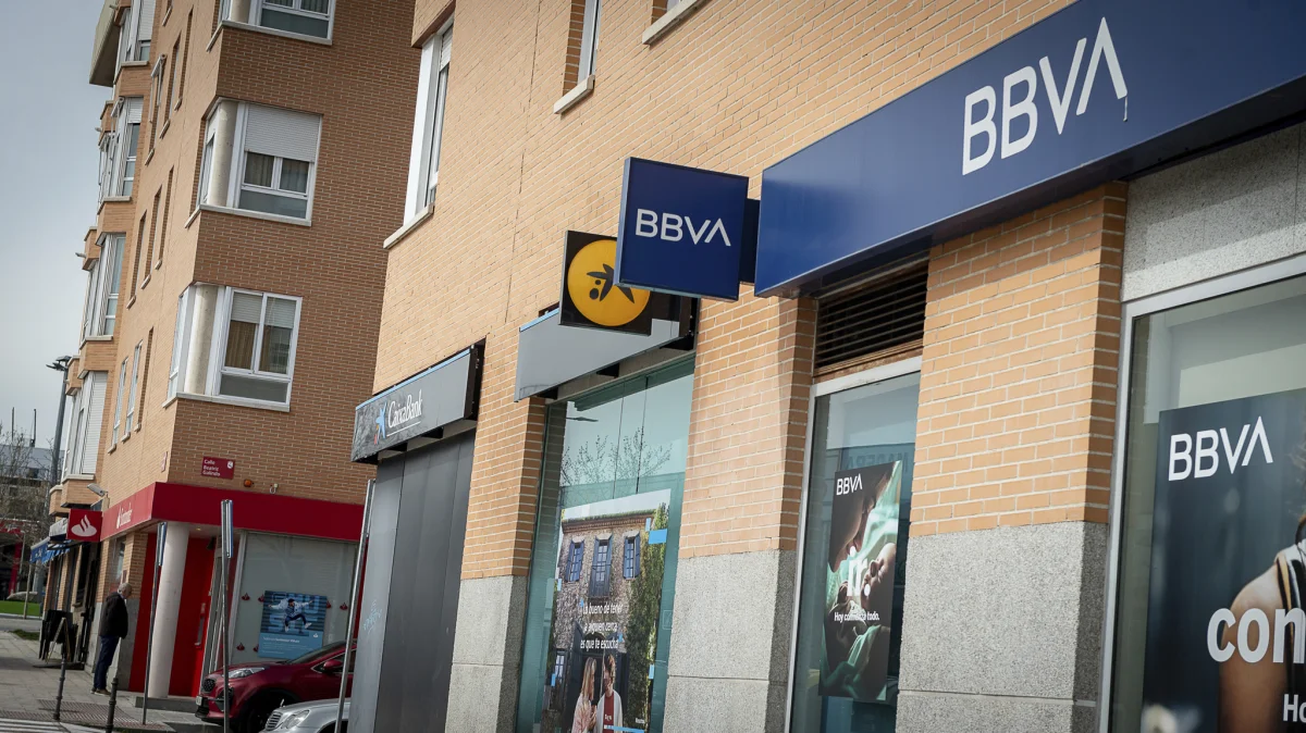 Los consumidores afrontarán tarifas más altas ante el récord de beneficios bancarios en 2026