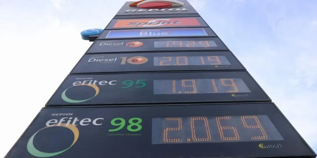 Los consumidores se preparan para pagar hasta 2 euros por litro de gasolina esta semana