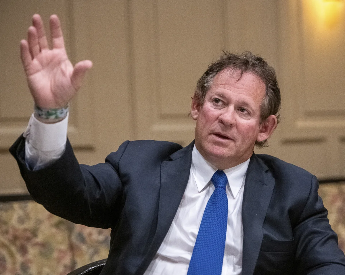 Los inversores enfrentan un entorno volátil: BlackRock advierte sobre cambios drásticos