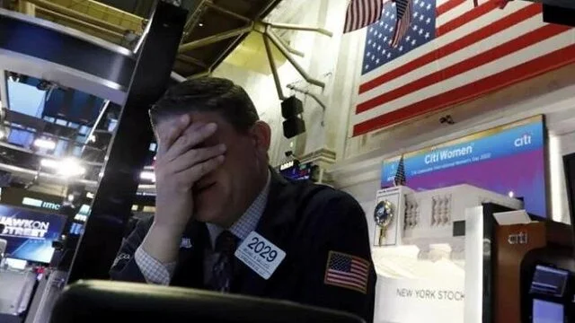 Los inversores se inquietan: Dow Jones y S&P 500 bajan ante la caída de la confianza económica