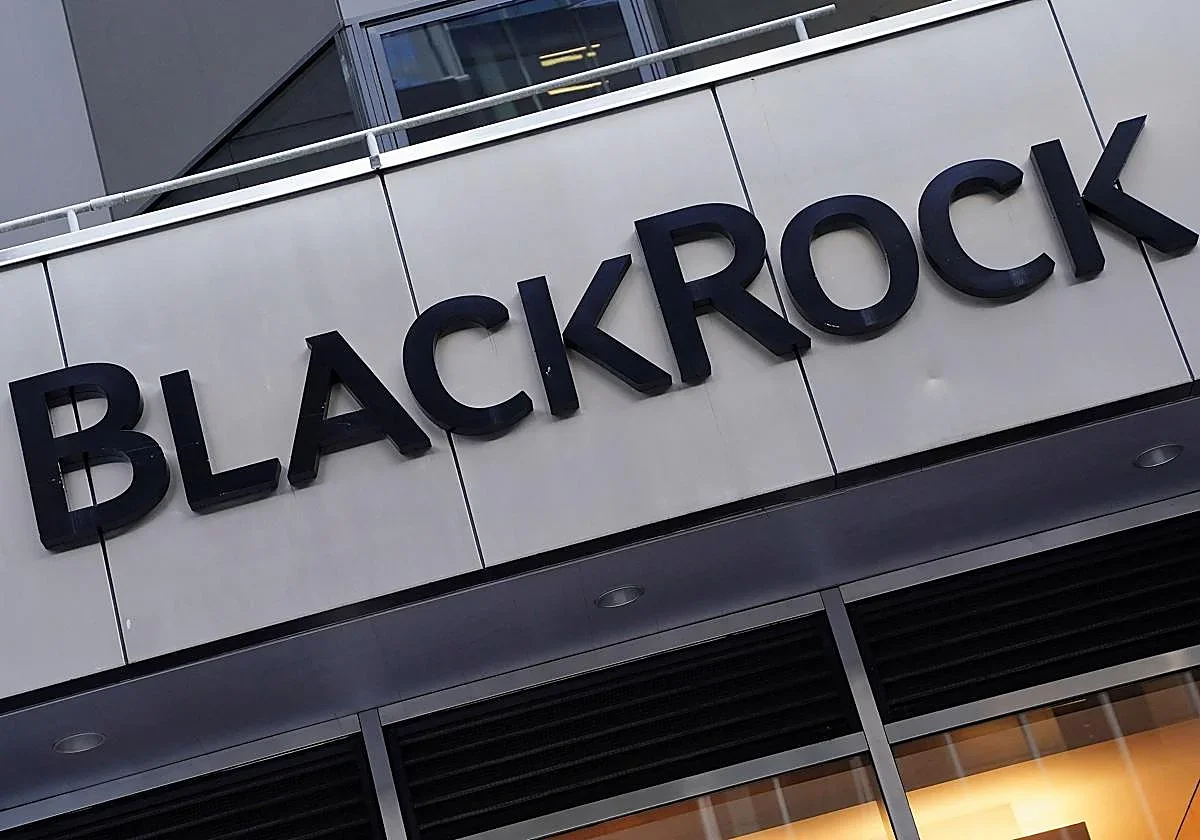 Los inversores temen por la salud financiera de Blackrock tras restricciones en retiradas