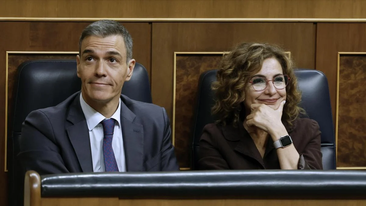 Los jóvenes enfrentan nuevos impuestos por vivir en casa de sus padres sin requisitos claros