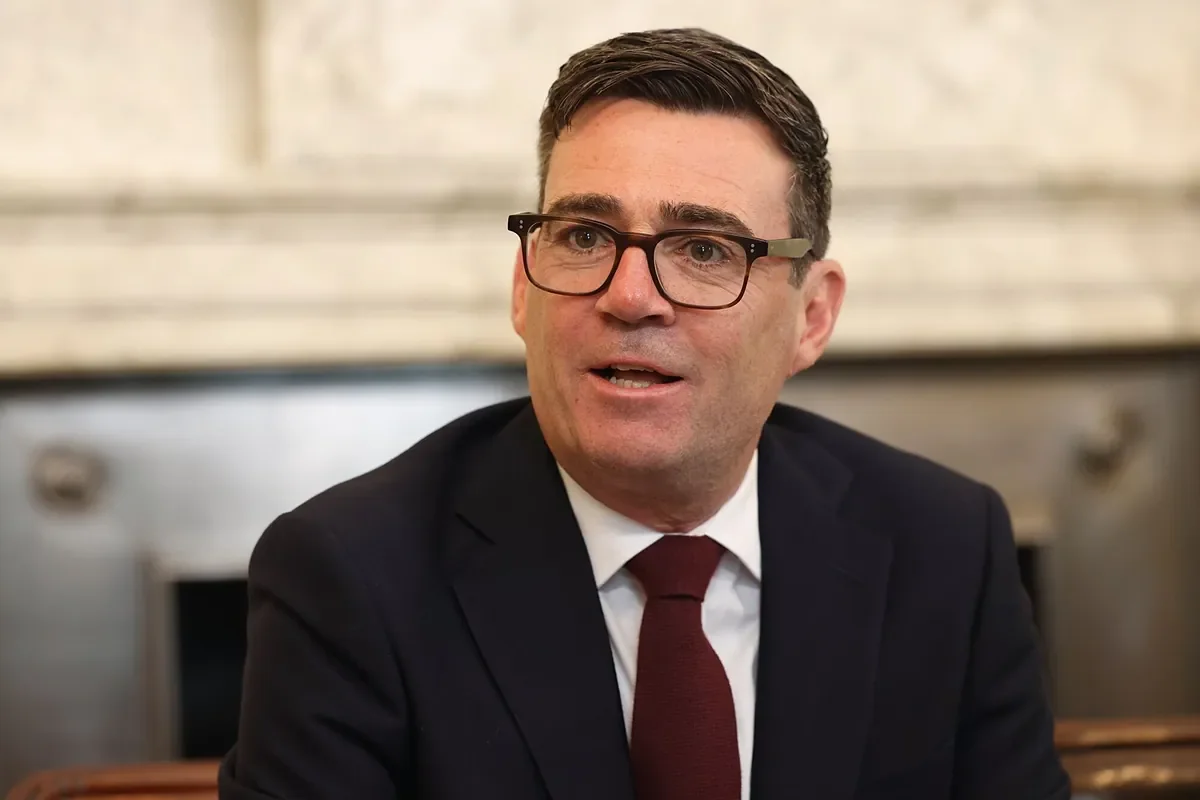 Los millonarios británicos instan a Burnham a aumentar impuestos para financiar servicios públicos