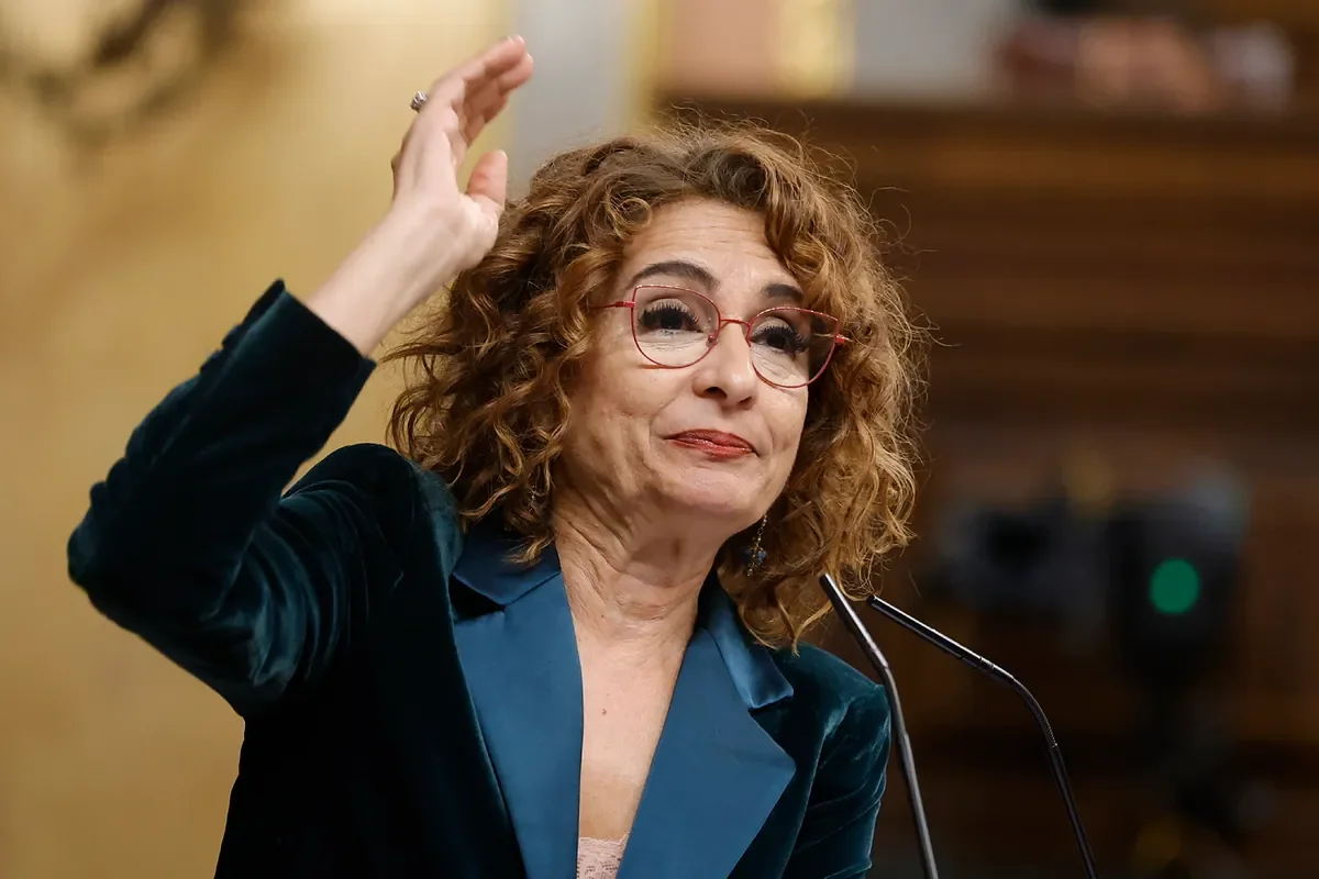 Los nuevos impuestos de 2026 impactarán a millones de trabajadores y empresas en España