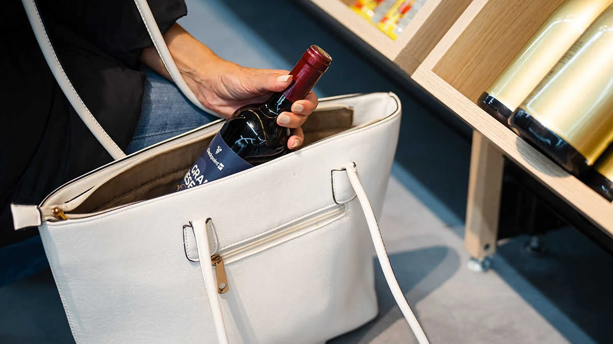 Los pequeños comercios luchan contra el aumento de hurtos en plena campaña navideña