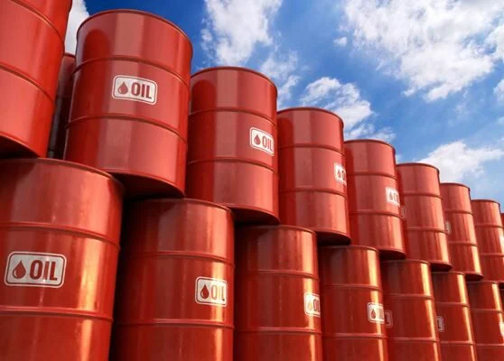 Los precios del petróleo podrían dispararse ante el estancamiento del crudo ruso en el mar