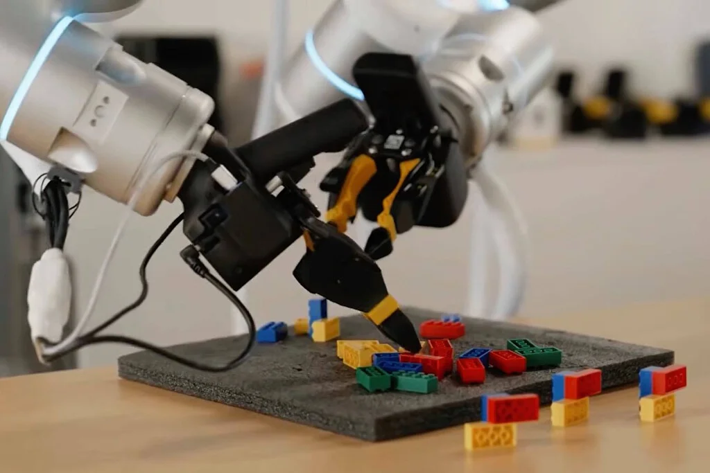Los robots aprenden a realizar tareas observando, revolucionando la automatización.
