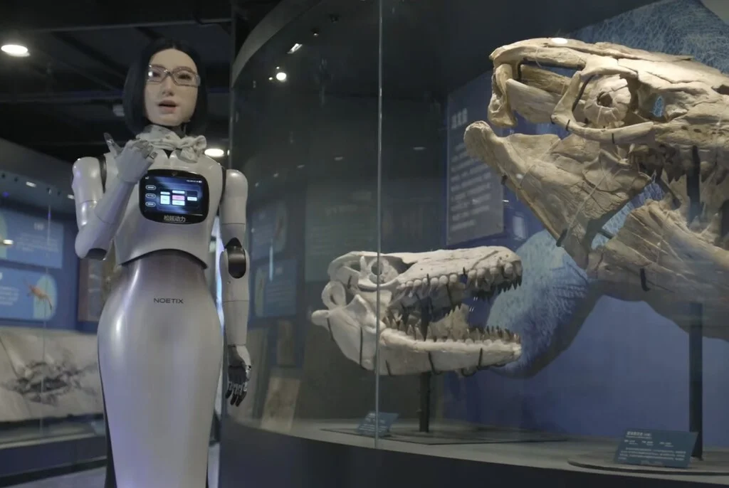 Los robots humanoides de China revolucionan el comercio al ser la cara de las tiendas