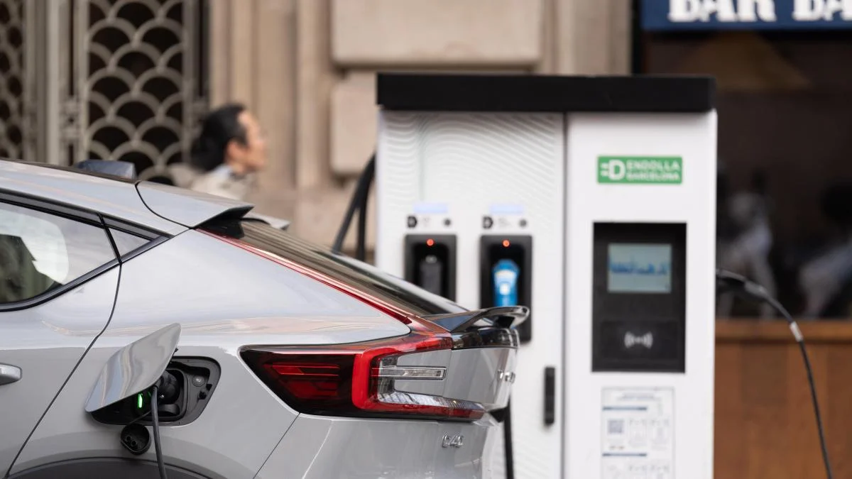 Los usuarios de vehículos eléctricos contarán con 2.500 nuevos puntos de recarga en Cataluña