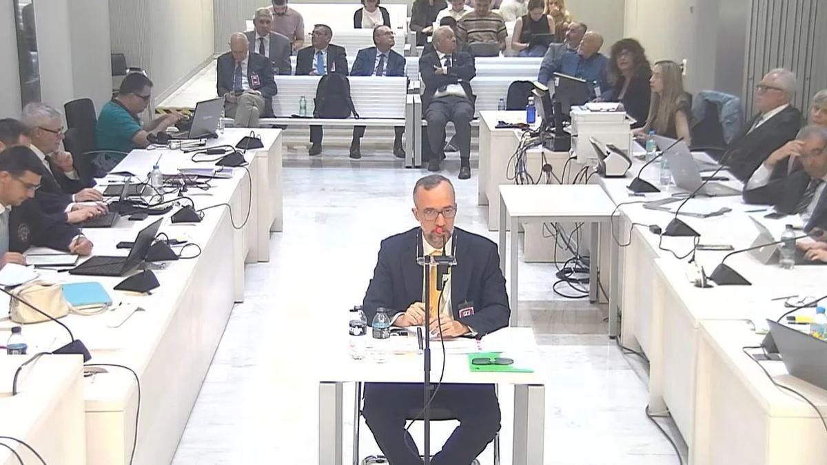 Martínez desvincula a exministro del Interior y redefine 'Kitchen' como legalidad en juego