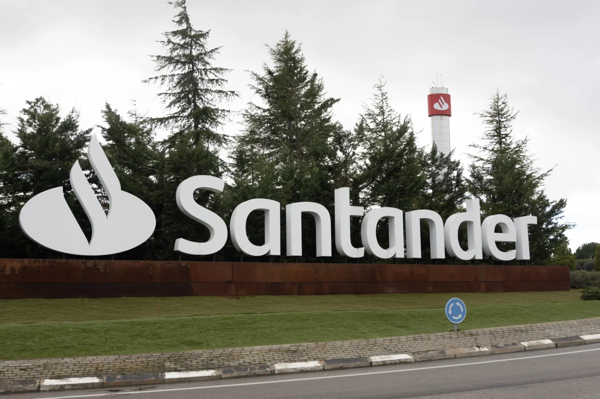 Más de 5.000 empleados de Santander se beneficiarán del nuevo plan de prejubilaciones
