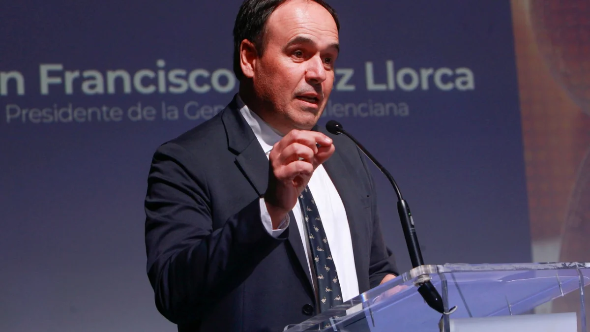 Mazón promete seguir con la reducción fiscal, apoyado por Pérez Llorca en la lucha política