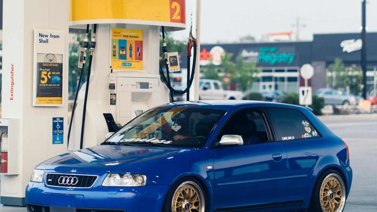 Miles de autónomos verán mermados sus ingresos tras la reducción del descuento al carburante