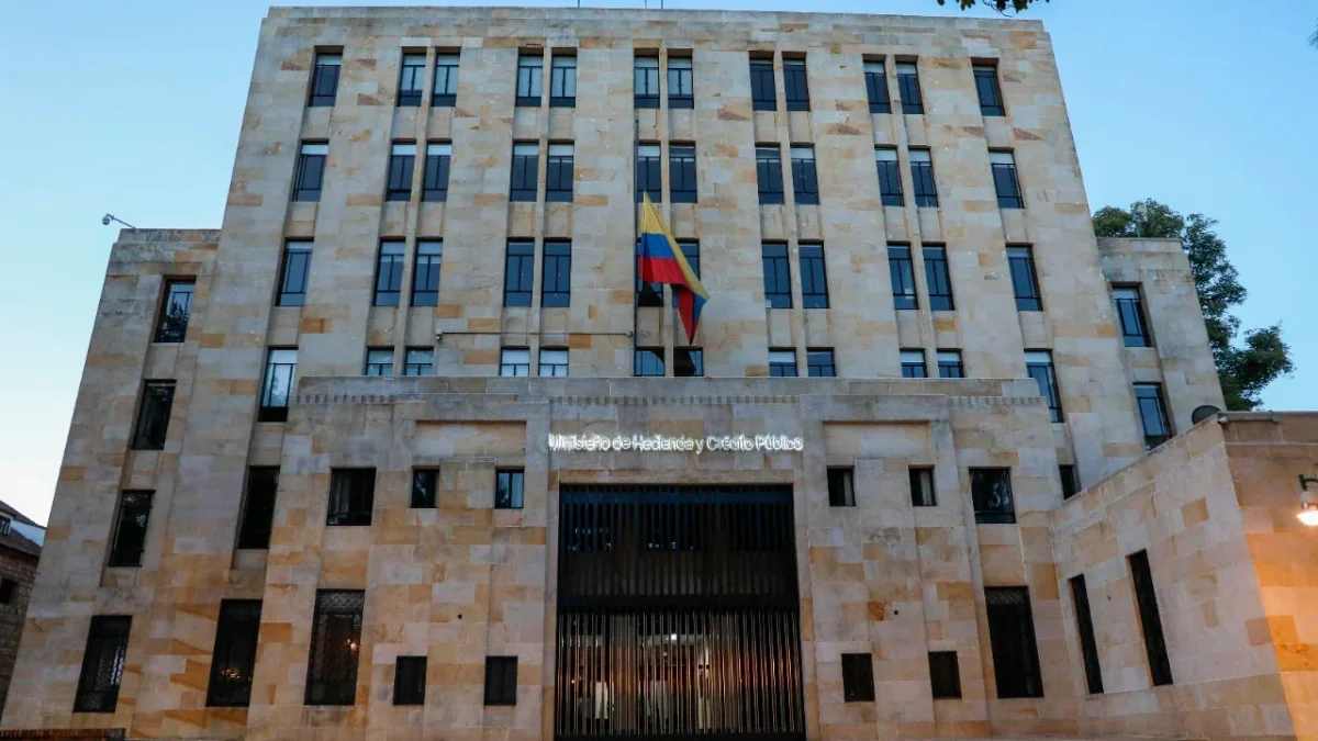 MinHacienda reduce la carga de deuda con un canje de $10,3 billones esta semana