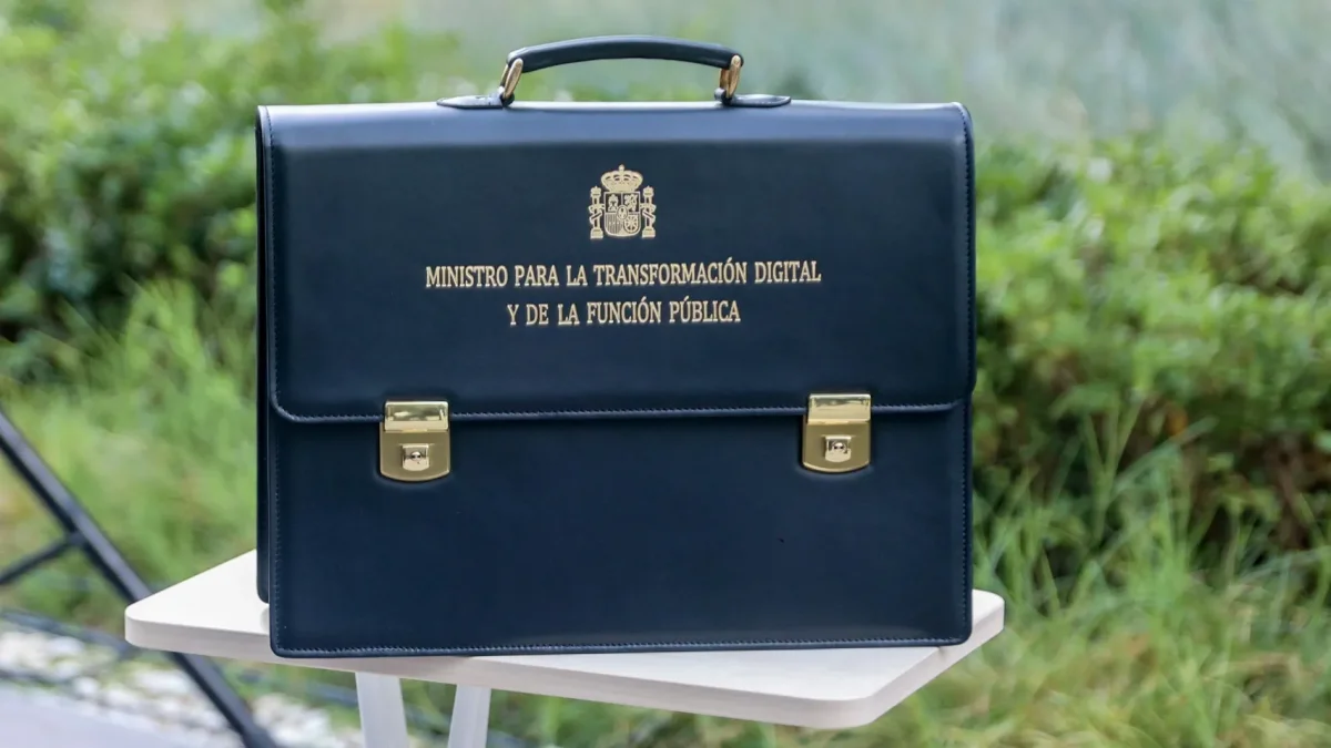 Opositores a A1 invierten más de 10.000 euros y cuatro años en su formación