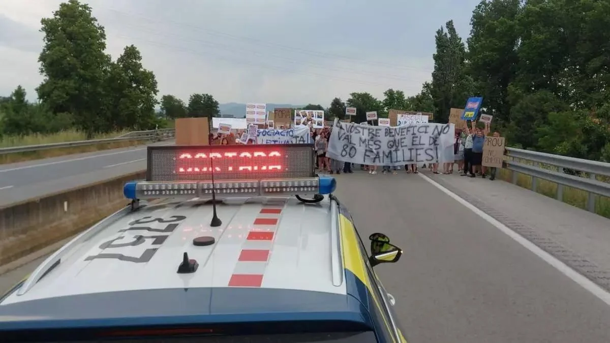 Protestas en Gurb: trabajadores de Pascual exigen estabilidad laboral en la planta