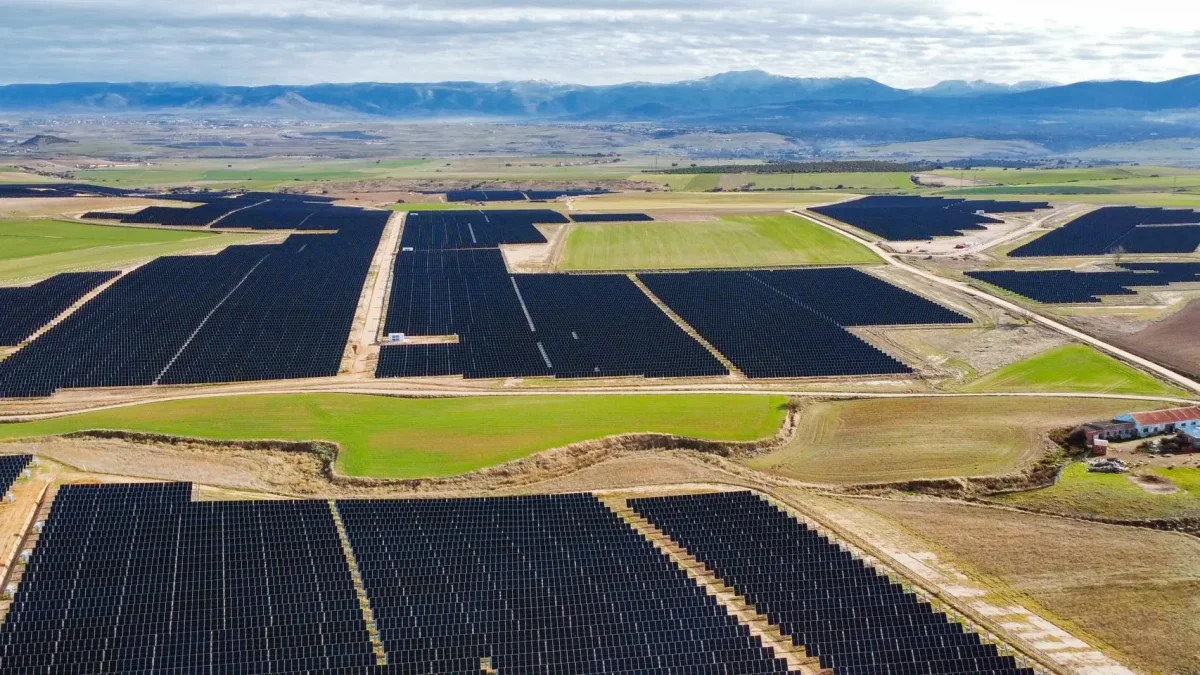 Proyectos renovables en España en la cuerda floja tras recorte de Bruselas a China