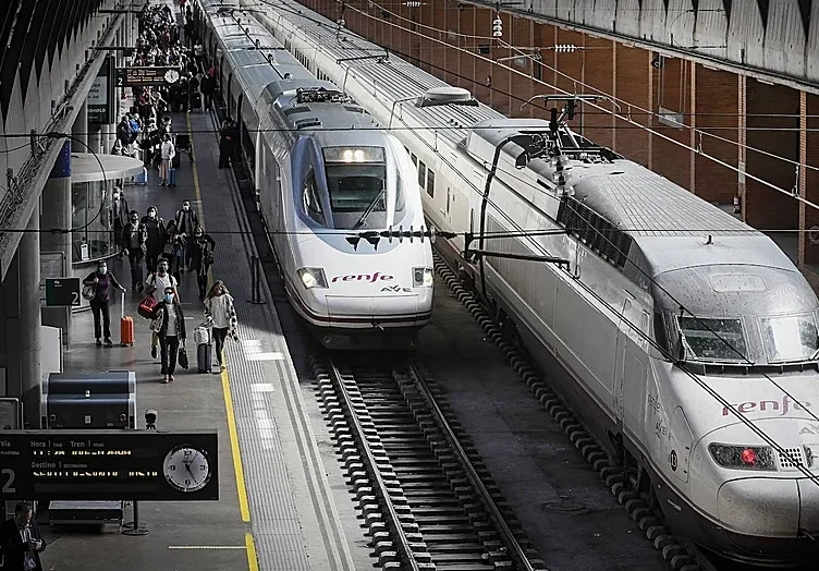 Renfe diversifica su oferta: lanzará una empresa de autobuses para interrupciones en trenes