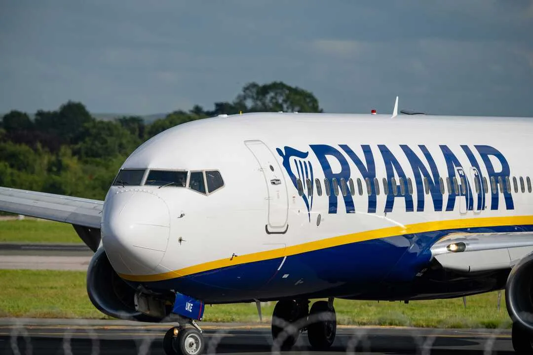 Ryanair advierte a pasajeros: recortes de vuelos provocarán aumento de precios