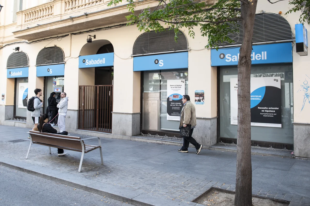 Sabadell revela detalles sobre su opa por depósitos, pero oculta información clave del capital