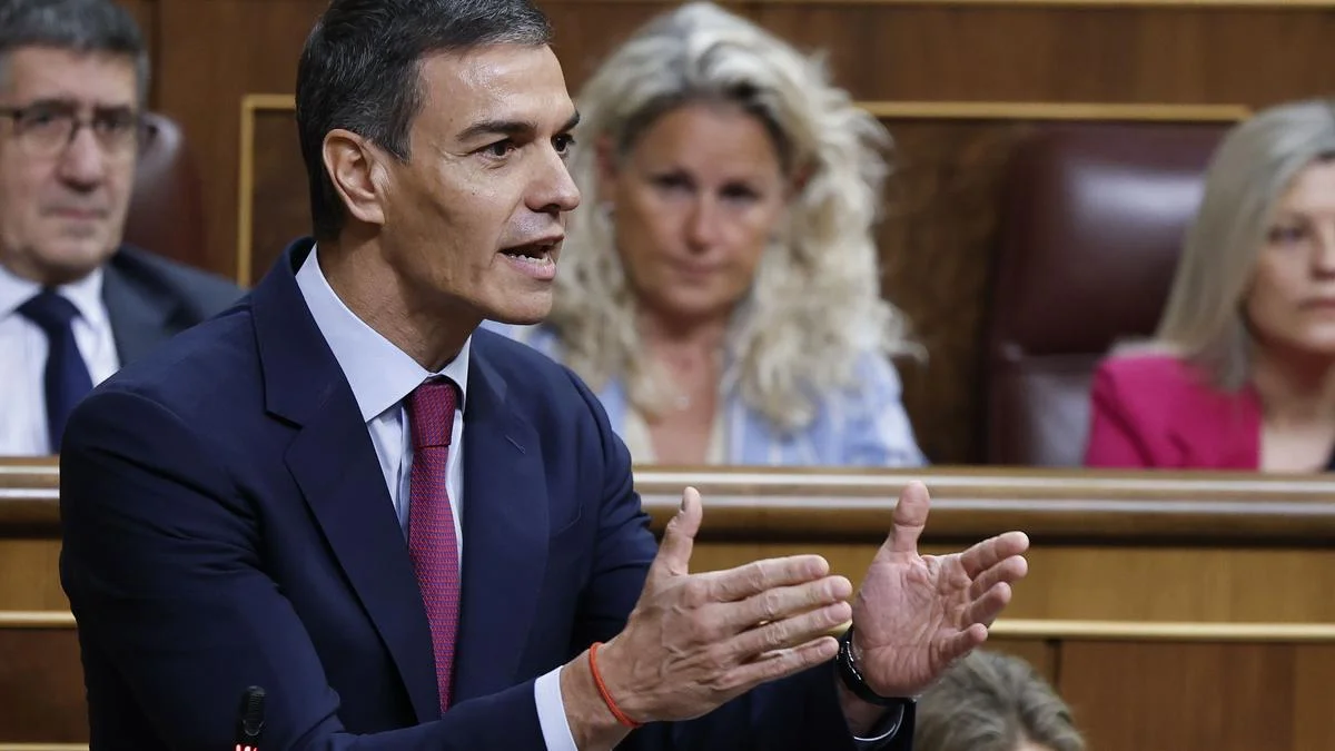 Sánchez refuerza su apoyo a Zapatero en un momento crítico para la justicia española