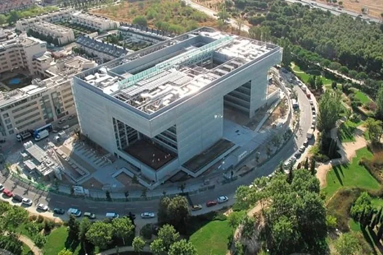 Santander busca optimizar costes: planea alquilar su sede en España