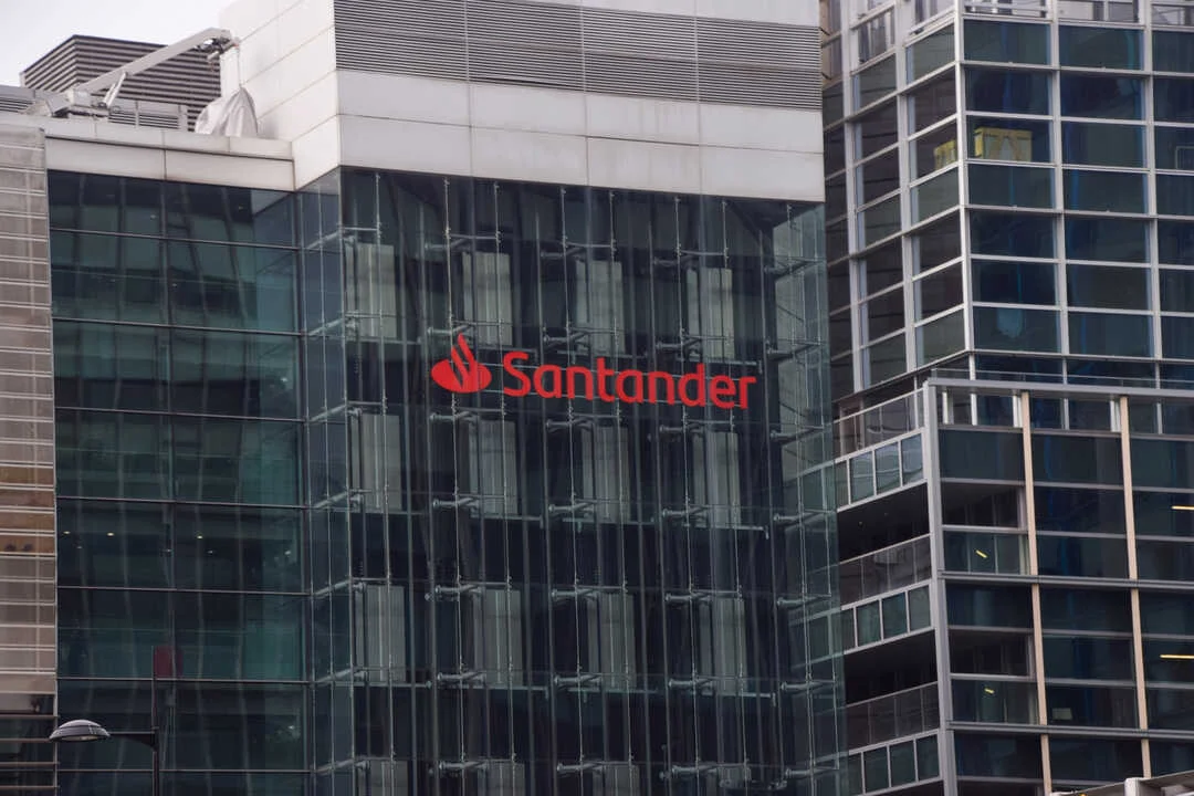 Santander destina 461 millones de libras para cubrir reclamaciones por comisiones en UK