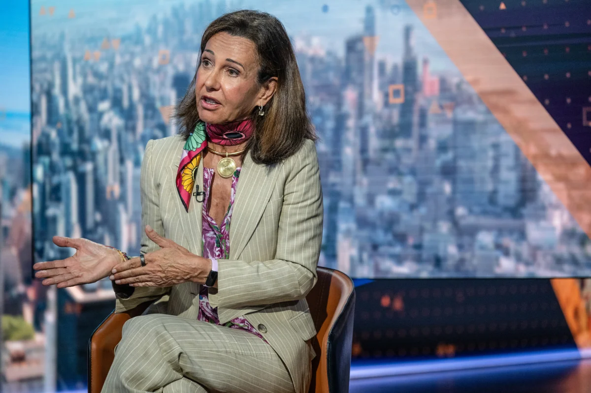 Santander impulsa su crecimiento en América con nuevas fusiones y salidas a Bolsa