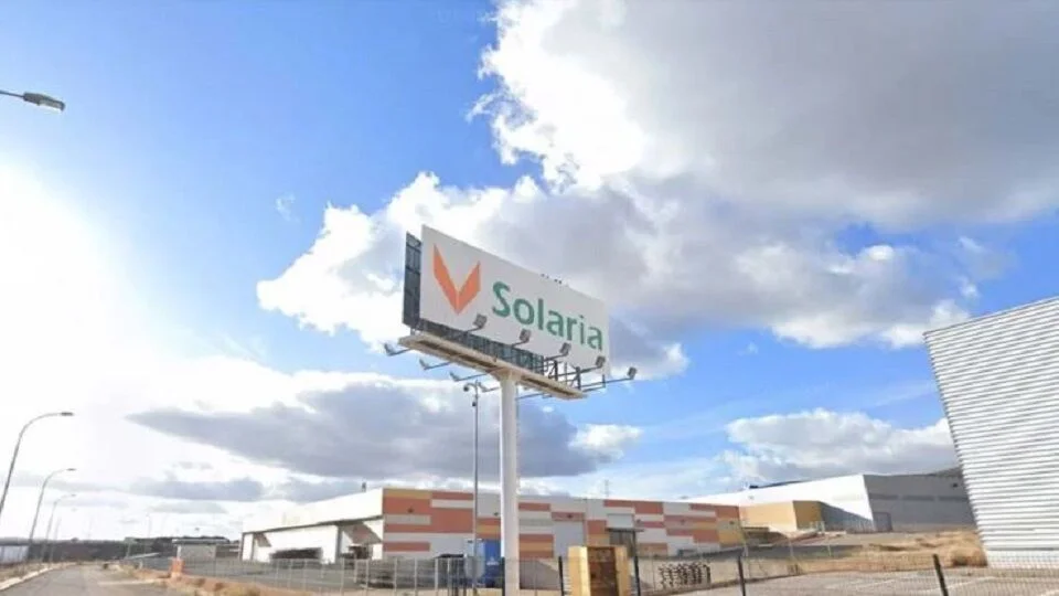 Solaria enfrenta incertidumbre en bolsa tras cambios en políticas energéticas