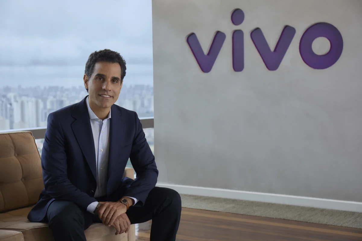 Telefónica impulsa su presencia en Brasil con adquisiciones clave en fibra óptica