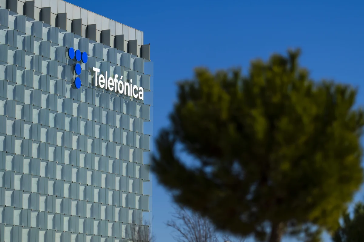 Telefónica transformará sus centrales en mini centros de datos para competir con grandes proveedores
