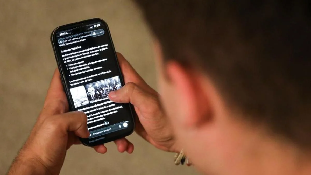 Telefónica y Digi destacan en un mercado donde otros pierden clientes de móvil