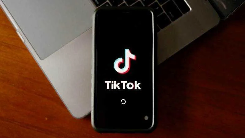 TikTok enfrenta multas de hasta el 6% por las acusaciones de Bruselas sobre su gestión de datos
