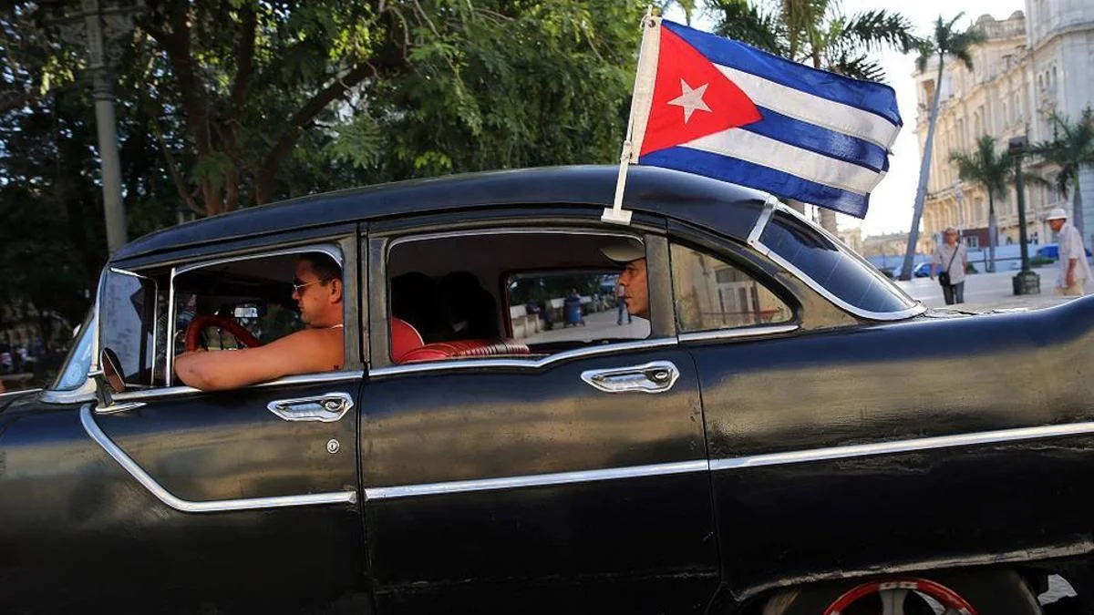 Trump recibe un trofeo que reaviva el debate sobre la Revolución Cubana