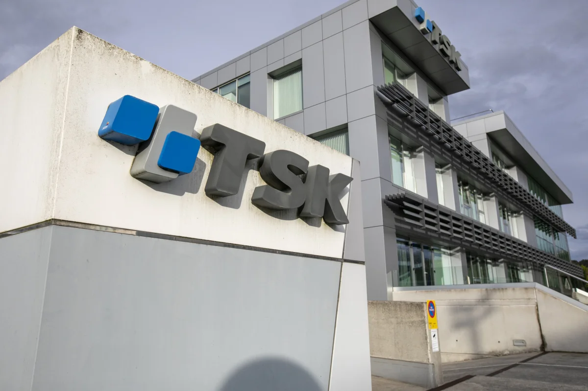 TSK marca un hito en su salida a Bolsa con un precio de 5,05 euros por acción