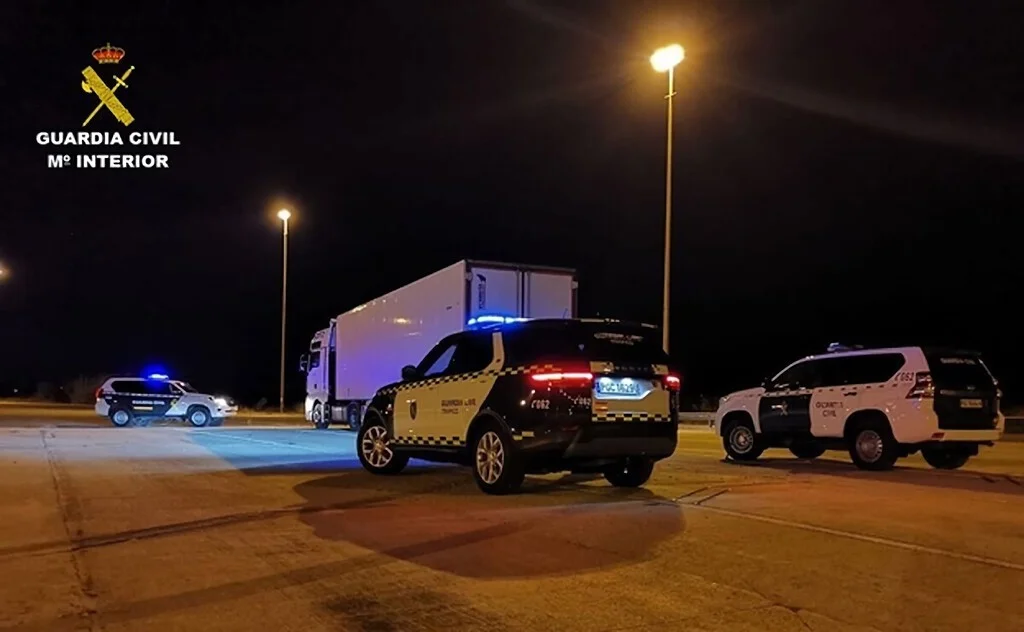 Un camionero canario arriesga vidas tras perder todos los puntos del carné y seguir conduciendo