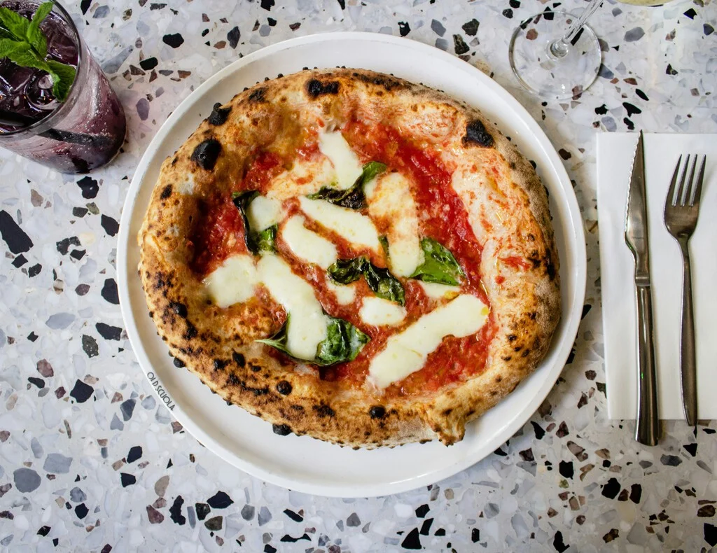 Un físico ucraniano revela la ciencia detrás de la pizza perfecta en Roma