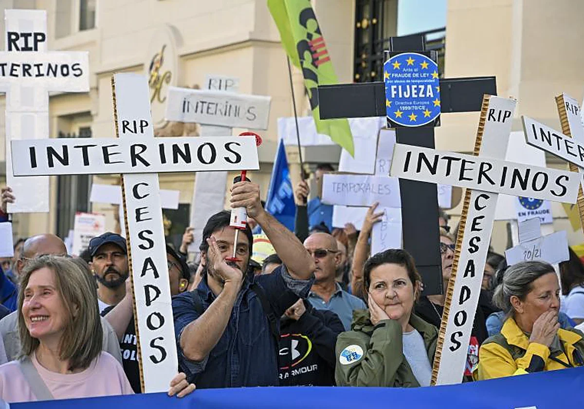 Un interino con plaza fija recibe indemnización: un cambio en la jurisprudencia laboral