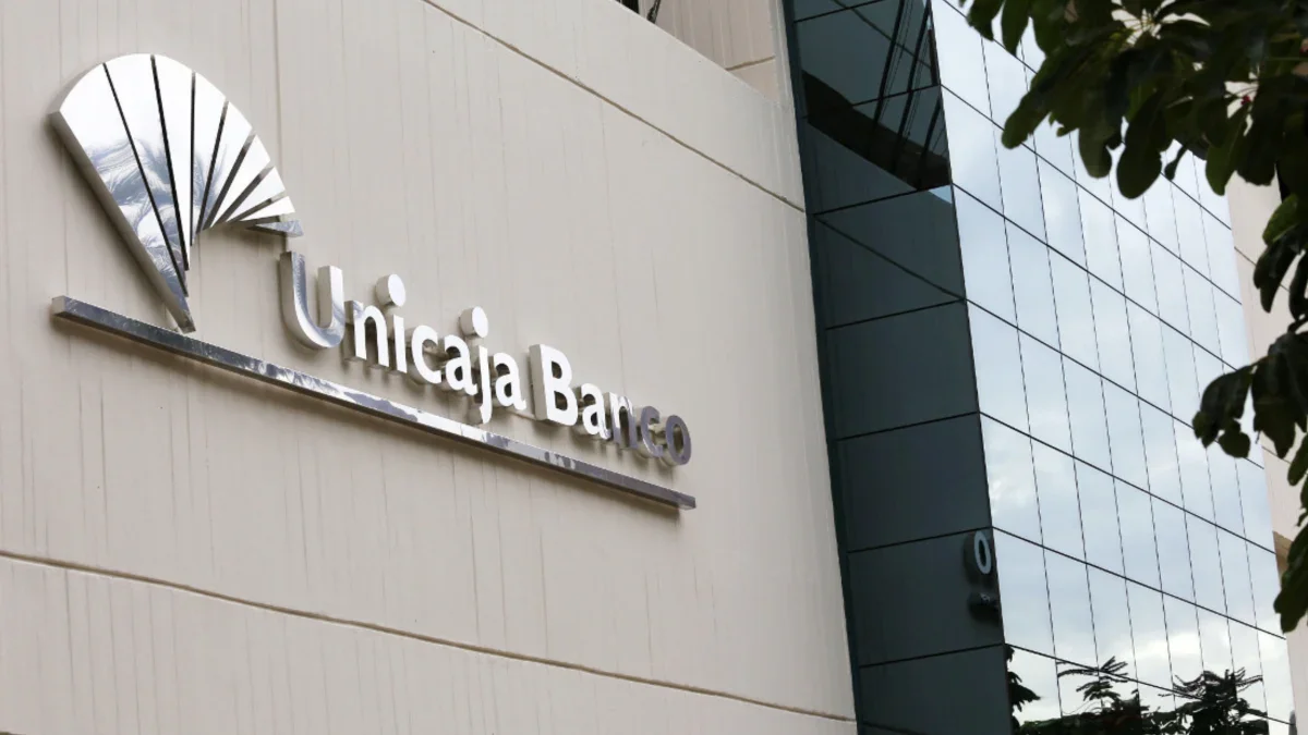 Unicaja lidera la recomendación de inversión en bancos ante el cambio de tendencias financieras